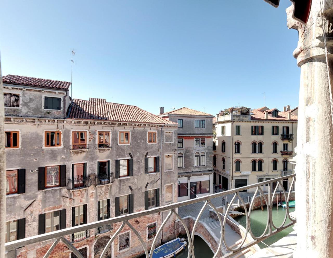 Palazzo Schiavoni Residenza D'Epoca & Suite-Apartments Venesia Bagian luar foto
